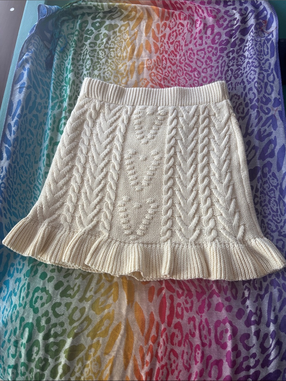 Cream heart Cable Knit sweater Ruffle Hem Skirt NEW